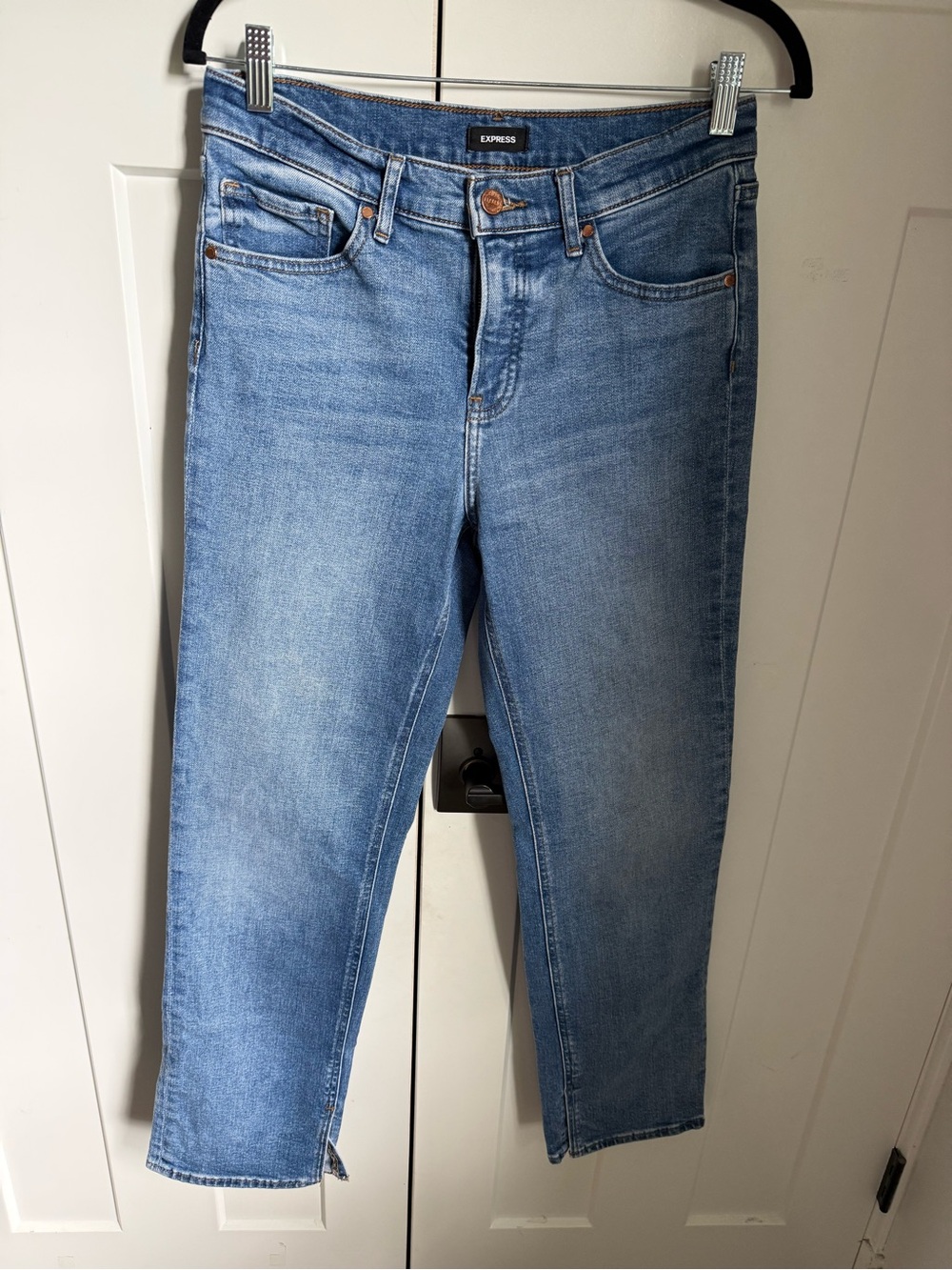 Express Women's Light Blue Mid-Rise Straight Jeans size 4. Excellent condition.